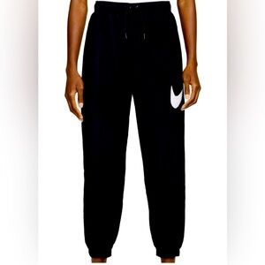 Nike Essentials woven jogger pants